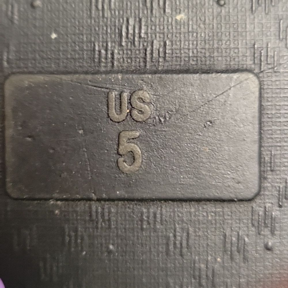 Steve Madden Fuzzy Slides, Size 5 - image 3